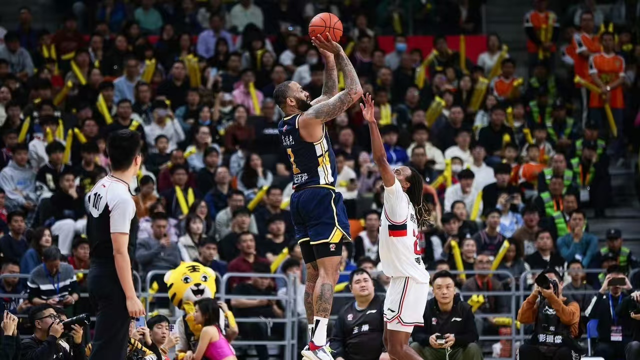 次亮相
