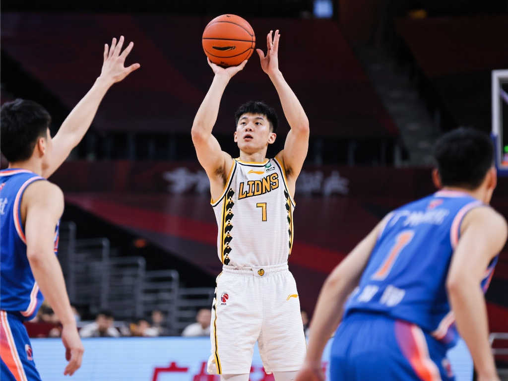 臨巨大挑戰 臨巨大挑戰