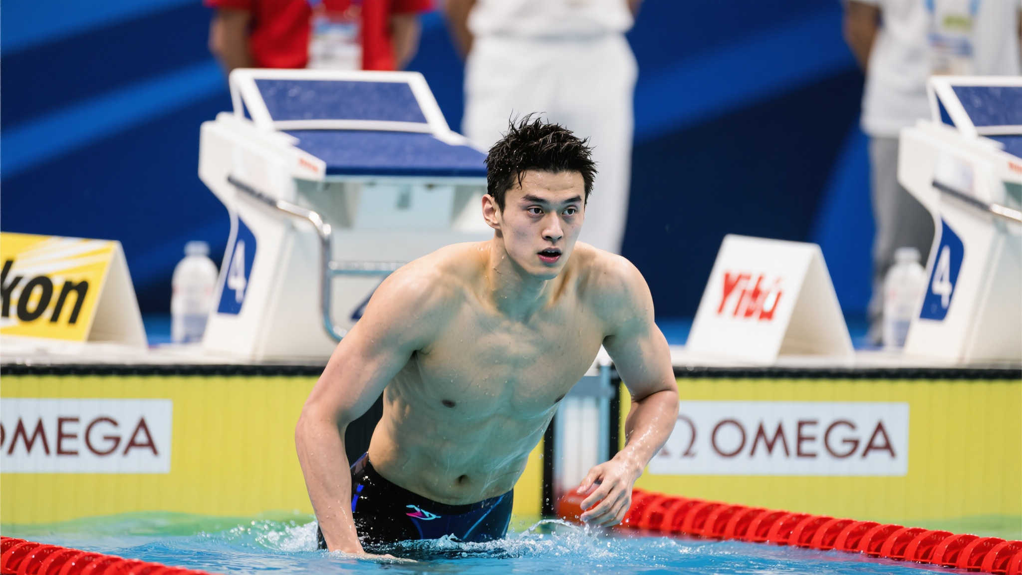 一个理智且 一个理智且